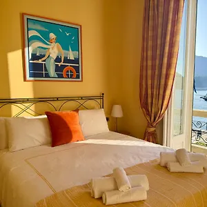 belle-ile-lake-view-suite.it-lombardy.com/